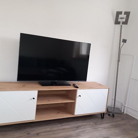 City Apartment Duisburg 1#Netflix &Wlan &Kingsize Bett &Kaffee Maschine & Central & 500M Innenhafen & 2 Min U Bahn ภายนอก รูปภาพ