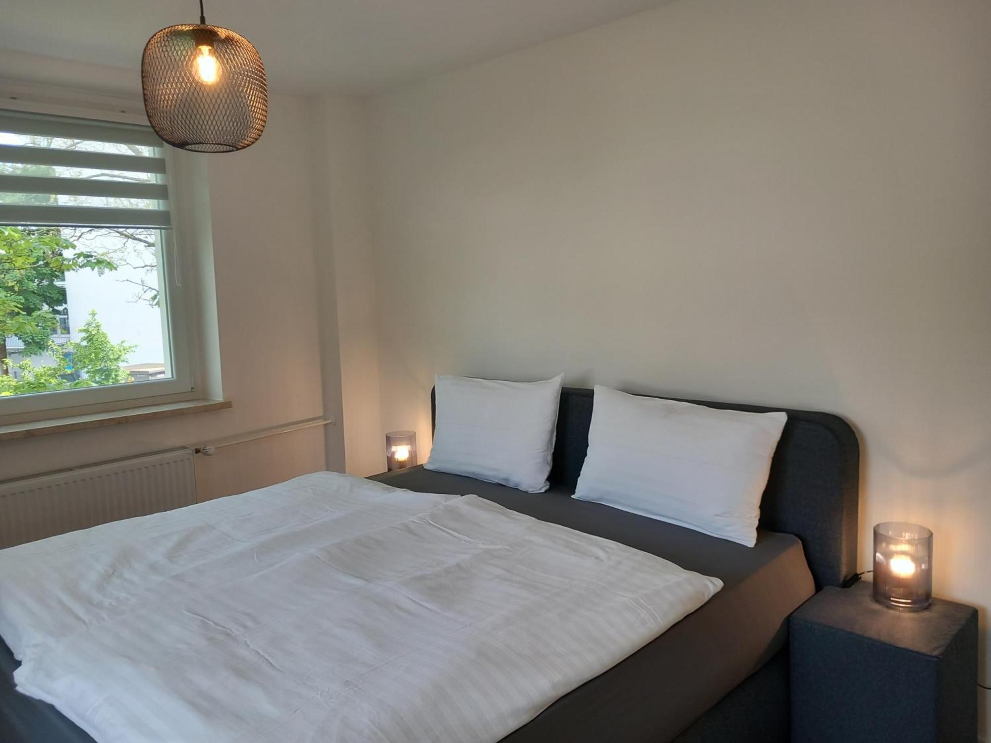 City Apartment Duisburg 1#Netflix &Wlan &Kingsize Bett &Kaffee Maschine & Central & 500M Innenhafen & 2 Min U Bahn ภายนอก รูปภาพ