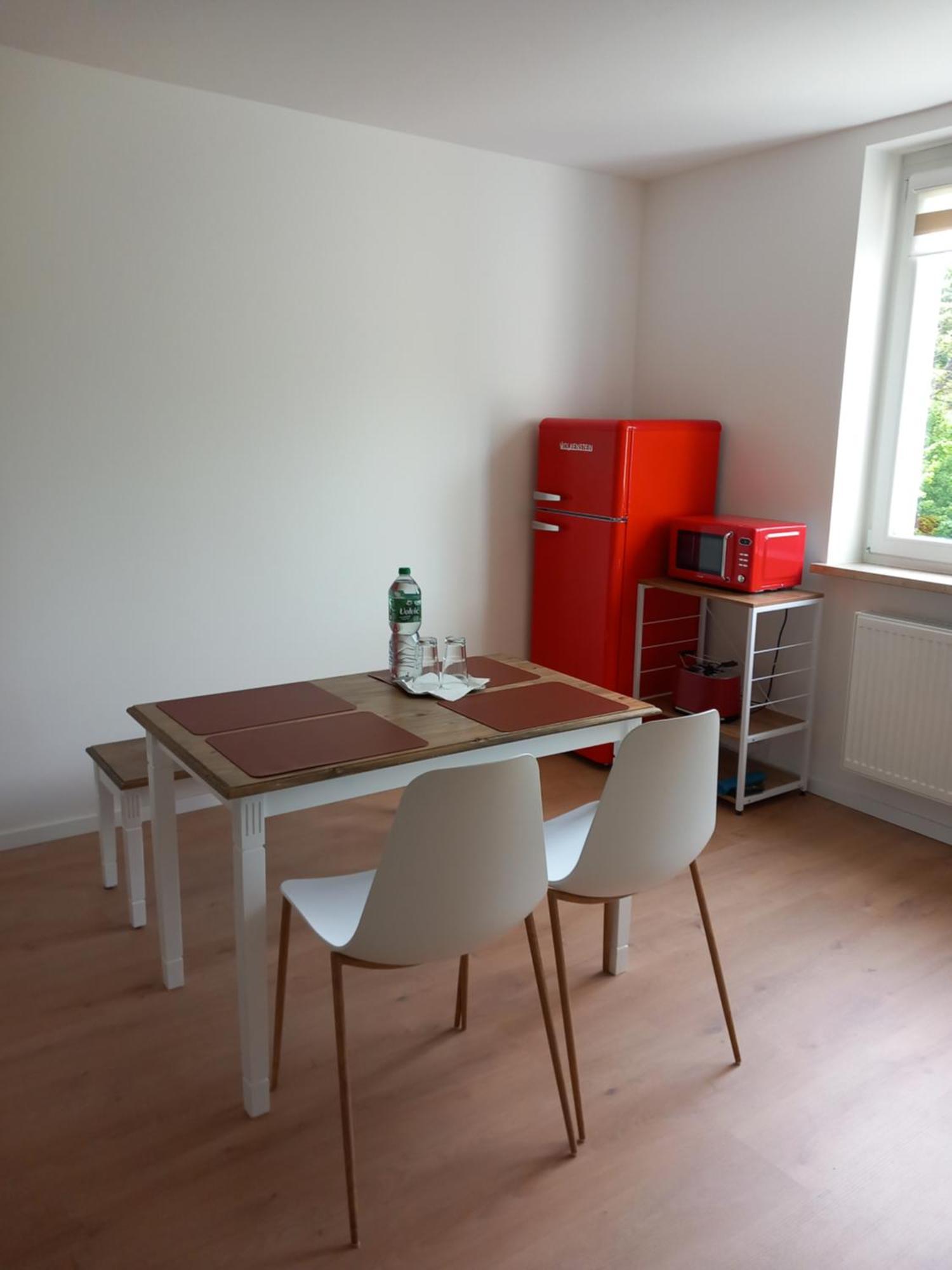 City Apartment Duisburg 1#Netflix &Wlan &Kingsize Bett &Kaffee Maschine & Central & 500M Innenhafen & 2 Min U Bahn ภายนอก รูปภาพ