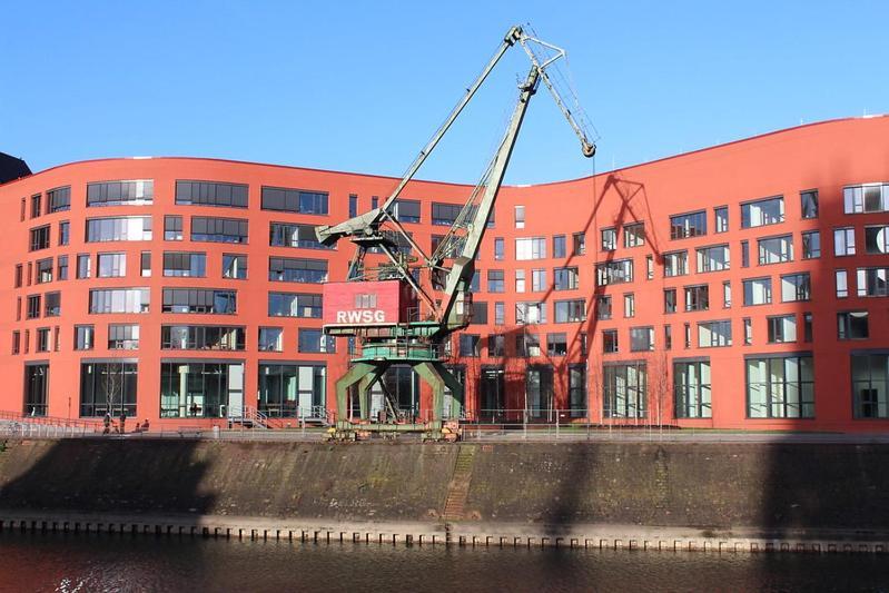 City Apartment Duisburg 1#Netflix &Wlan &Kingsize Bett &Kaffee Maschine & Central & 500M Innenhafen & 2 Min U Bahn ภายนอก รูปภาพ